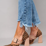 Selveta - Sandalias de ante con patrón de leopardo y tacón estable