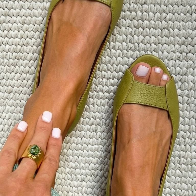 SANDALIAS DORADAS CONFORT CHIC ADELINA