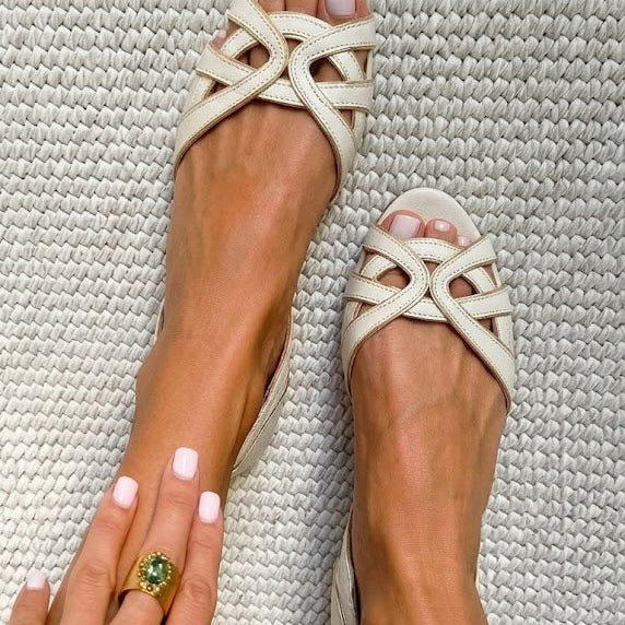 SANDALIAS ENTRELAZADAS CREMA ELEGANTE CAMILLA