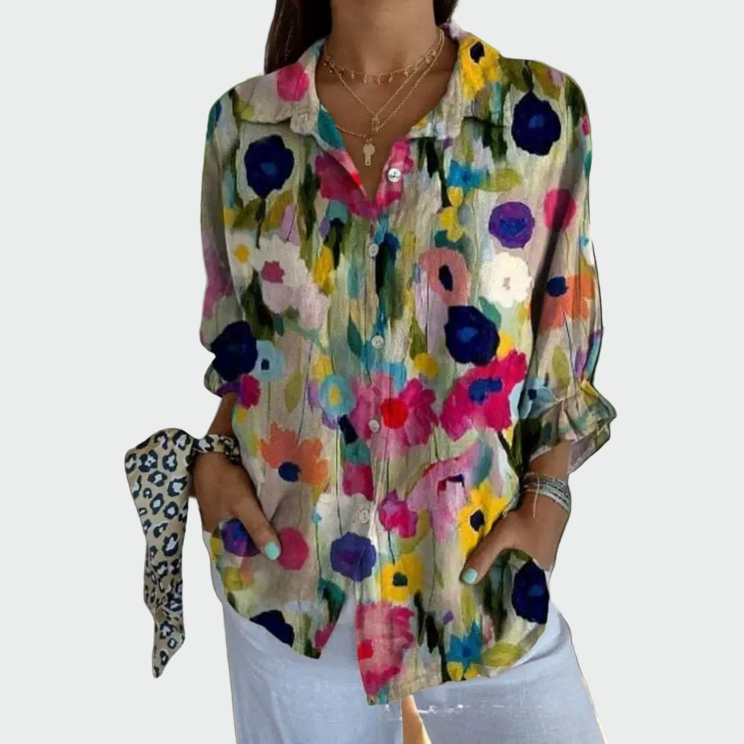Camisa estilosa con estampado floral