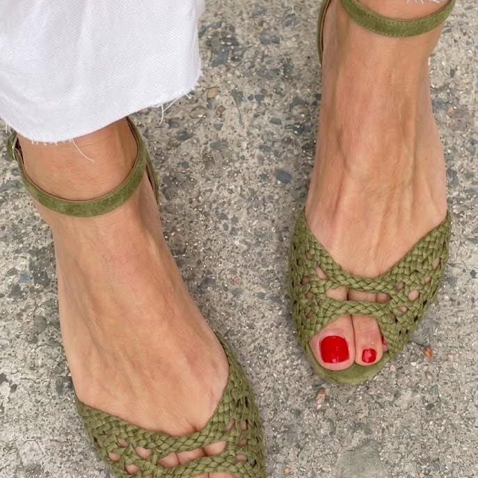 SANDALIAS ENTRELAZADAS DORADAS ISADORA
