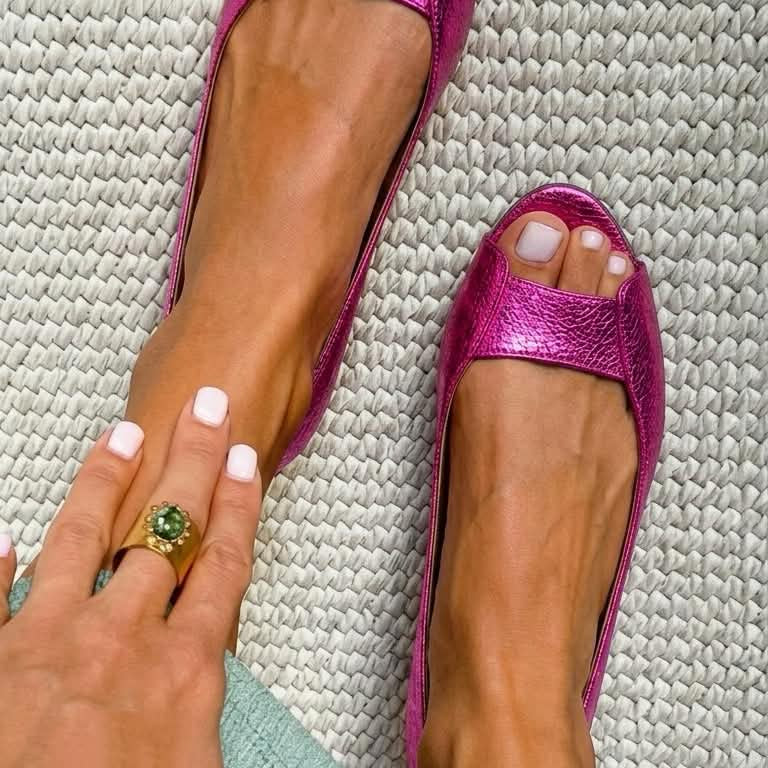 SANDALIAS DORADAS CONFORT CHIC ADELINA