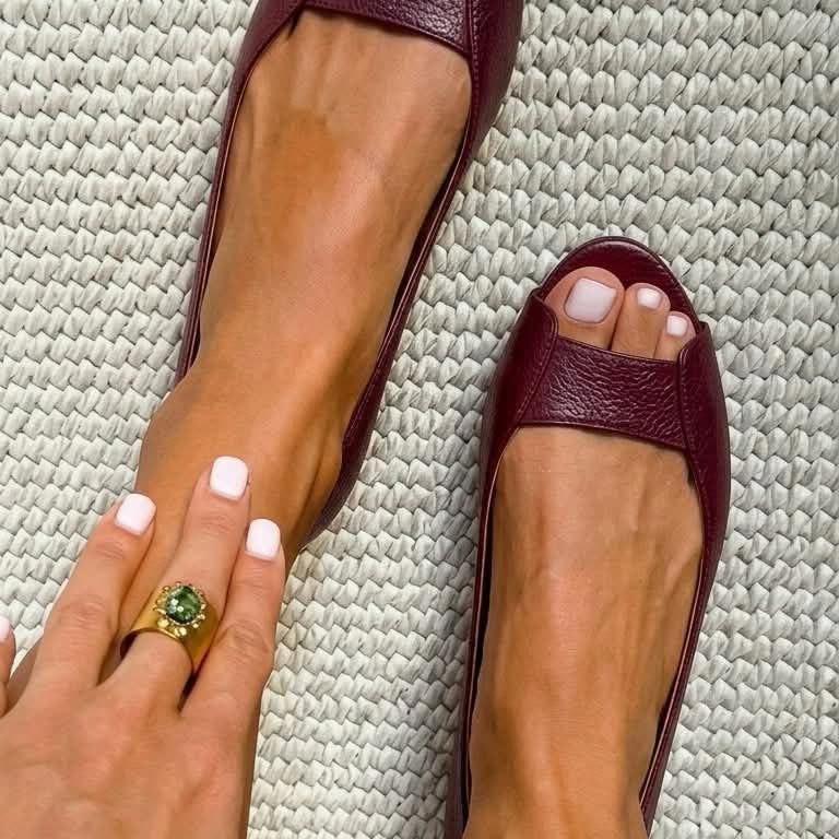 SANDALIAS DORADAS CONFORT CHIC ADELINA