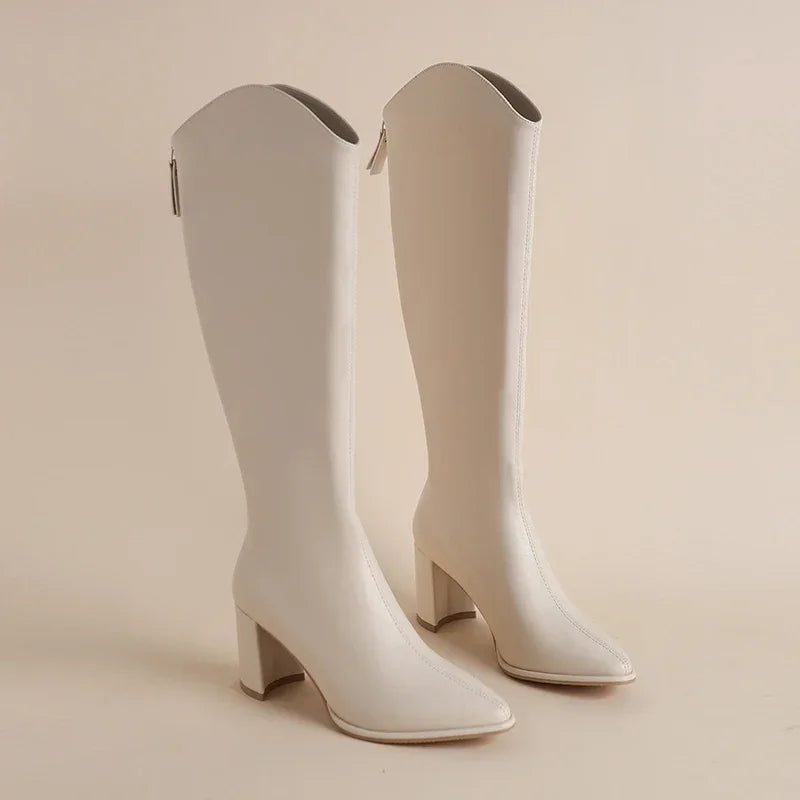 Hilda - Botas de tacón grueso y elegancia para el invierno