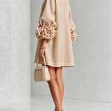 Amara - Mini Vestido Elegante con Botones Florales