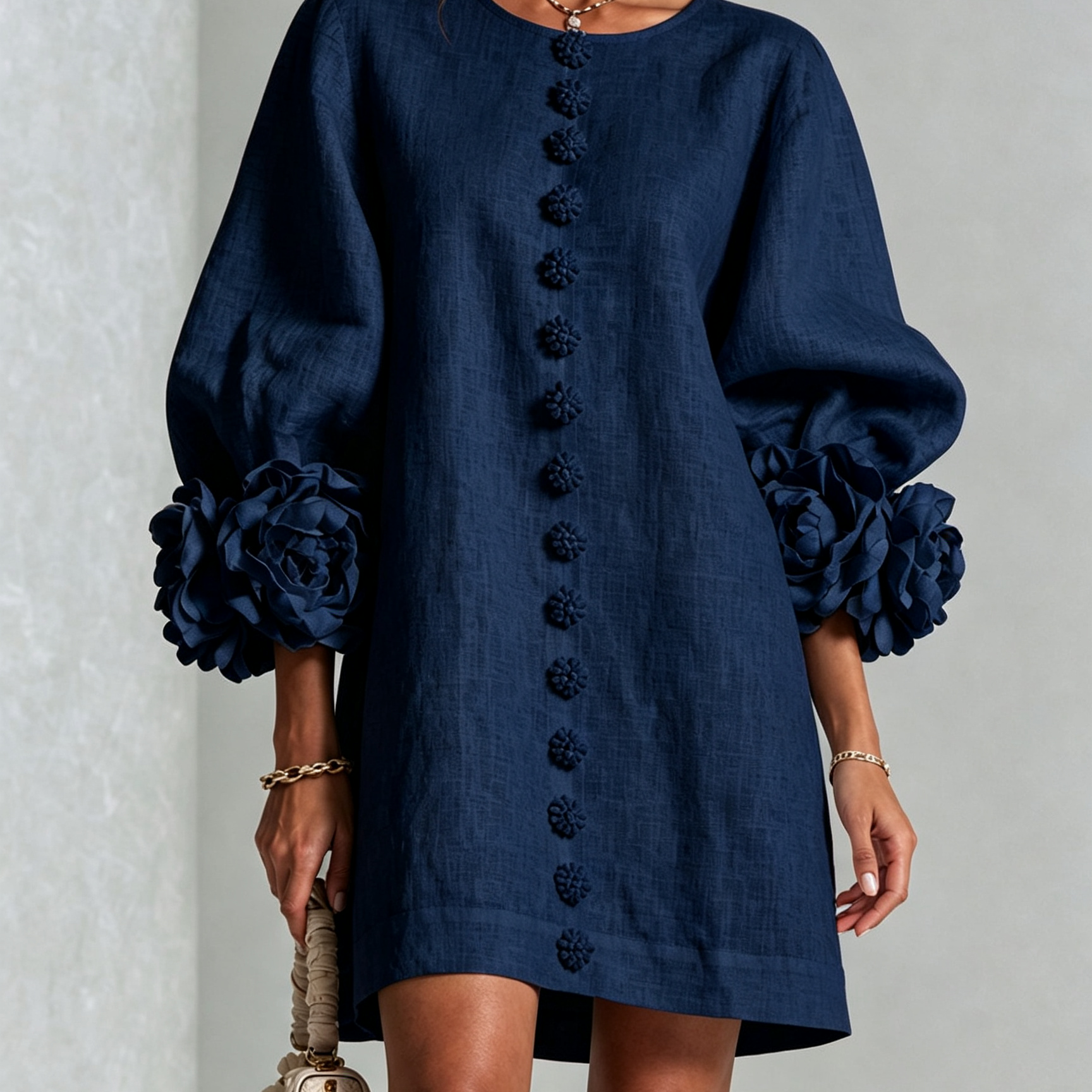 Amara - Mini Vestido Elegante con Botones Florales