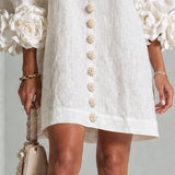 Amara - Mini Vestido Elegante con Botones Florales
