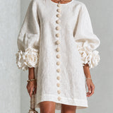 Amara - Mini Vestido Elegante con Botones Florales