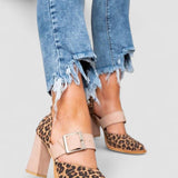 Selveta - Sandalias de ante con patrón de leopardo y tacón estable