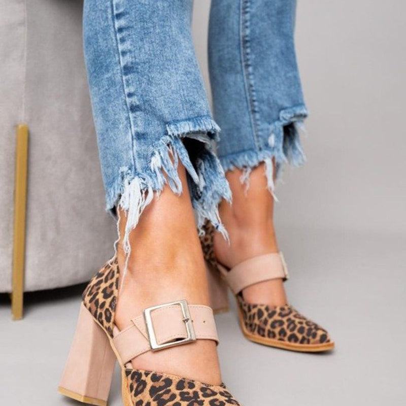 Selveta - Sandalias de ante con patrón de leopardo y tacón estable