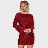 Vestido de lentejuelas con espalda abierta