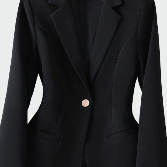 Blazer de línea moderna y elegante